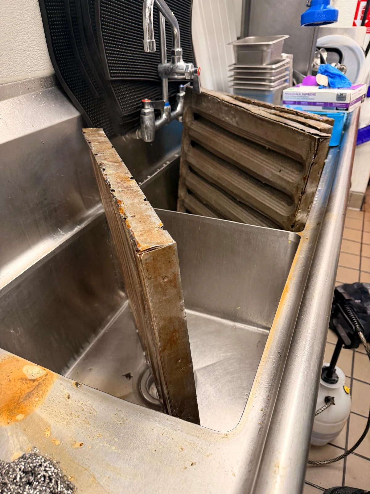 Commercial Kitchen Deep Cleaning in Buena Park, CA -- photo 2 by Zeus Cleaning Service