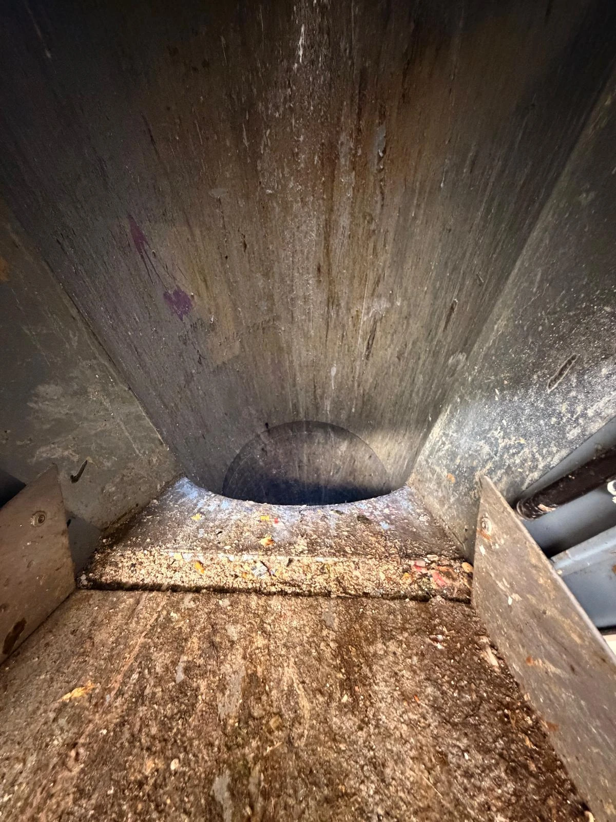 Trash Chute Cleaning in Buena Park, CA -- photo 1 by Zeus Cleaning Service